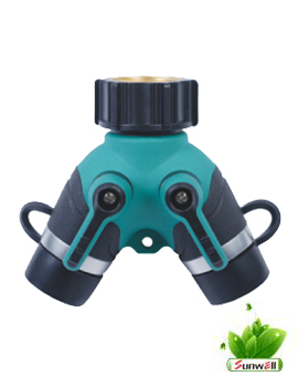 Hose adaptor-dual outlet with protect sleeve